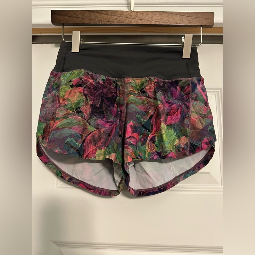Lululemon Speed Up Mid-Rise Shorts Lined Women’s 0 4" Inseam Colorful Floral EUC